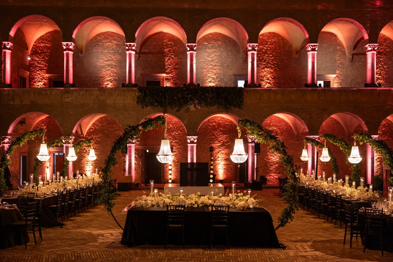 How to Plan a Destination Wedding Dinner in Tuscany How to Plan a Destination Wedding Dinner in Tuscany
